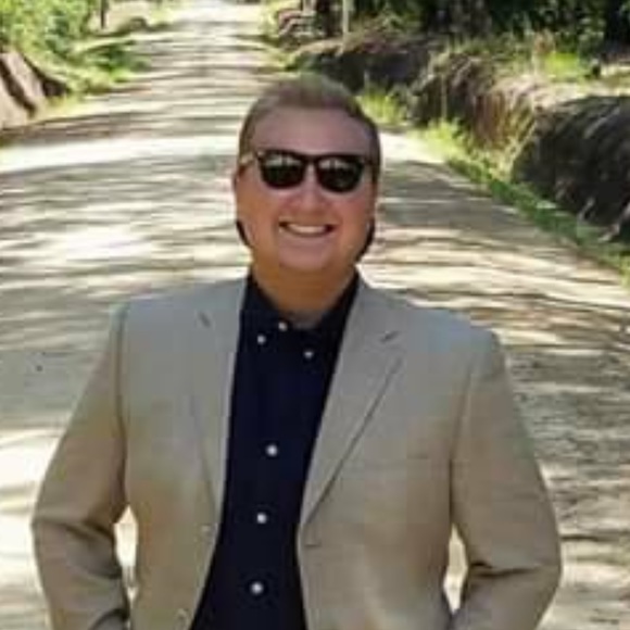 Meet your Posher, Donna - Picture 3 of 8